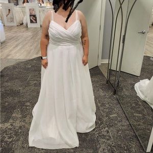 David’s bridal wedding dress size 18